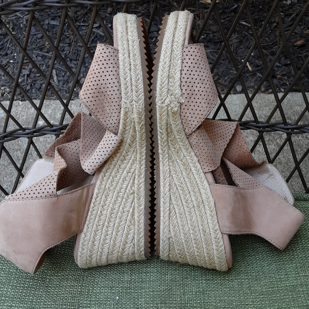 Eileen Fisher Suede Espadrille Wedge sandal. - Picture 10 of 12
